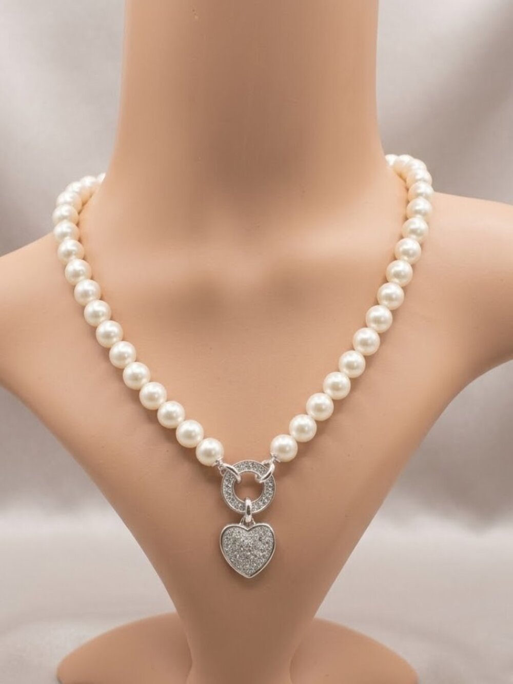 NVC Nataliya V Collister Faux Pearl Heart Pendant Necklace NWOT